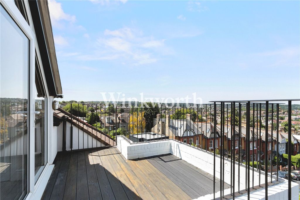 Property photo 3 of 25 Picture No. 17