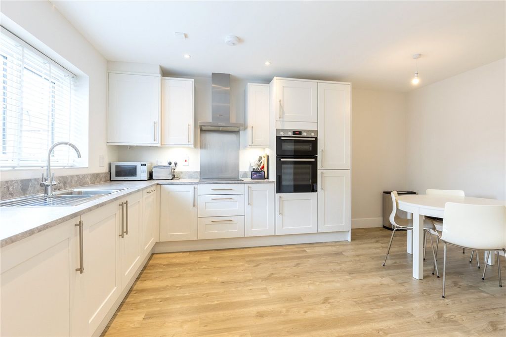 Property photo 3 of 22 Picture No. 06