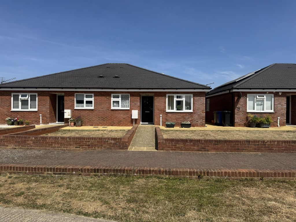 Property photo 1 of 11 Externally
