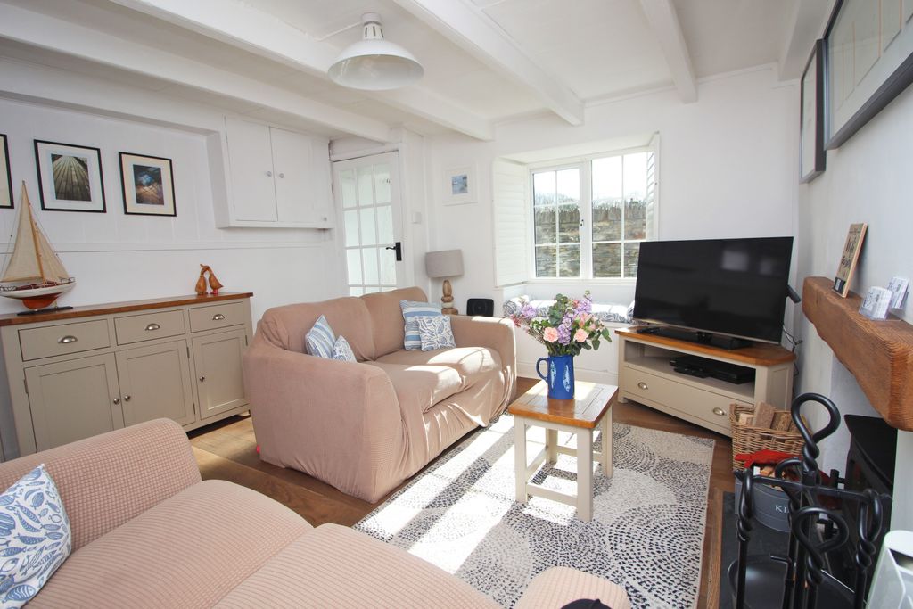 Property photo 3 of 14