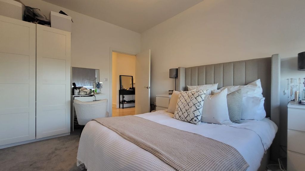 Property photo 3 of 5 Bedroom