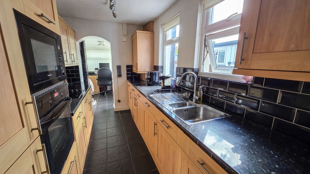 Property photo 3 of 14 Picture No. 04