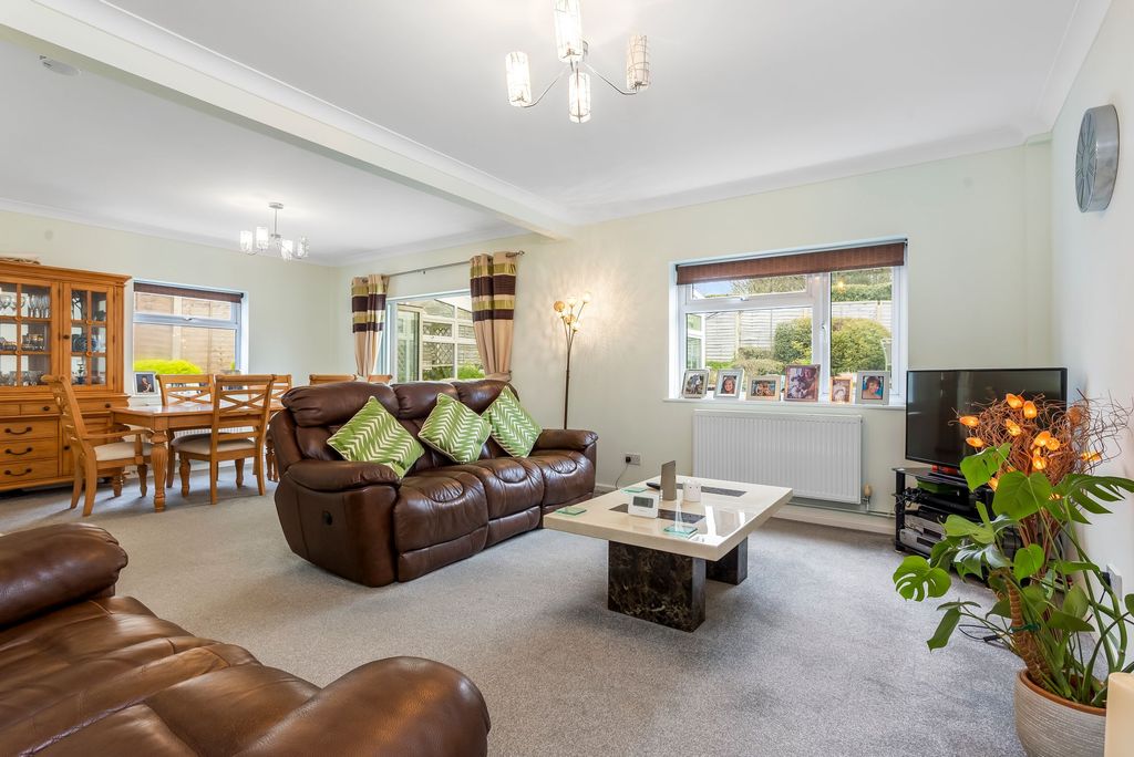 Property photo 2 of 23