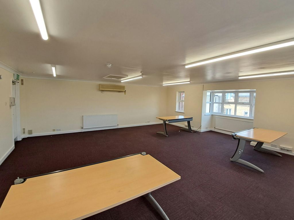 Property photo 3 of 8 1000006247.Jpg