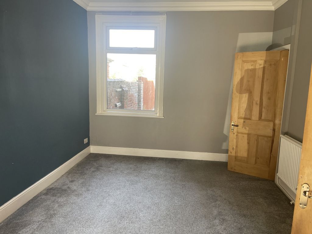 Property photo 3 of 14 Dining Room