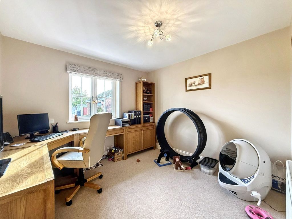 Property photo 2 of 17 Study