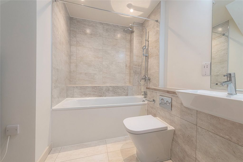 Property photo 3 of 17 Picture No. 06