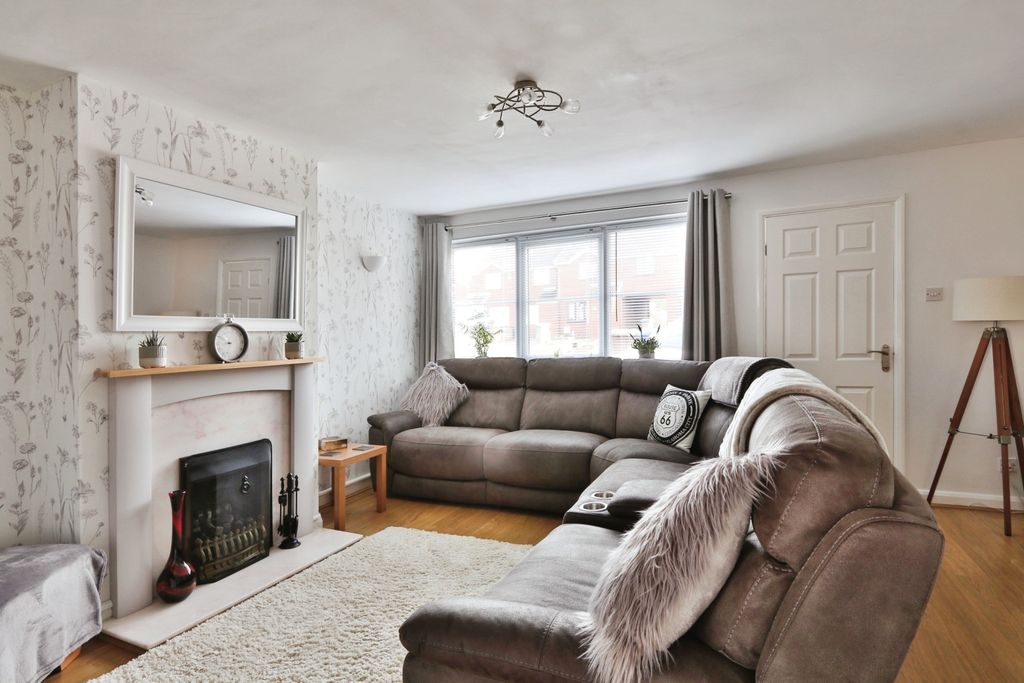 Property photo 2 of 19 3799865