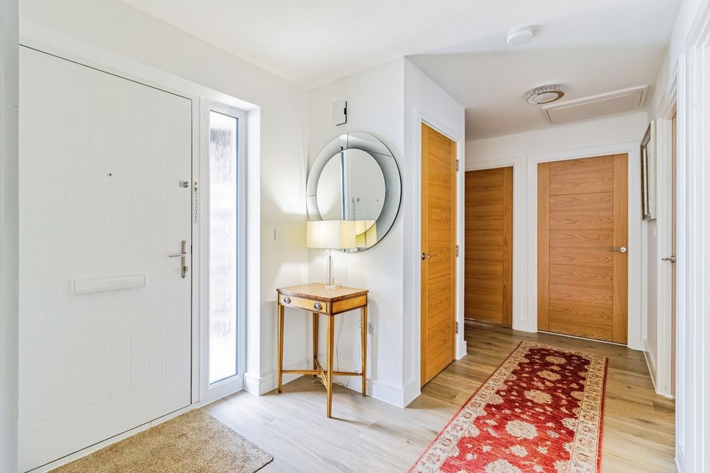 Property photo 3 of 22 Pbox-Img.Jpg