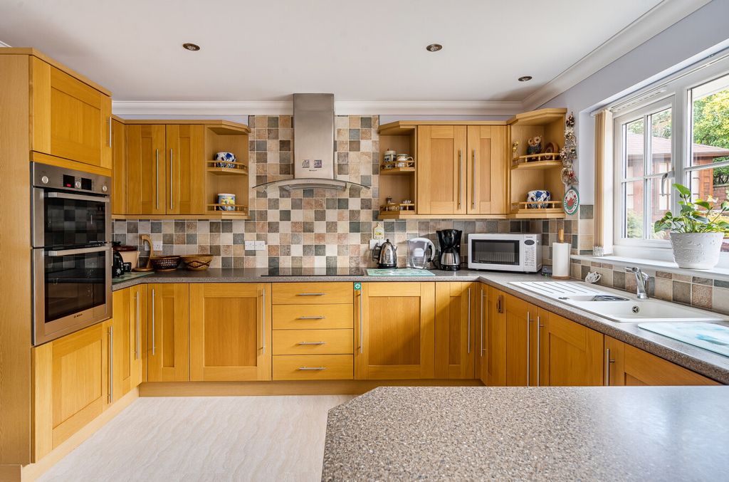 Property photo 3 of 18 1420266-11-69A725...