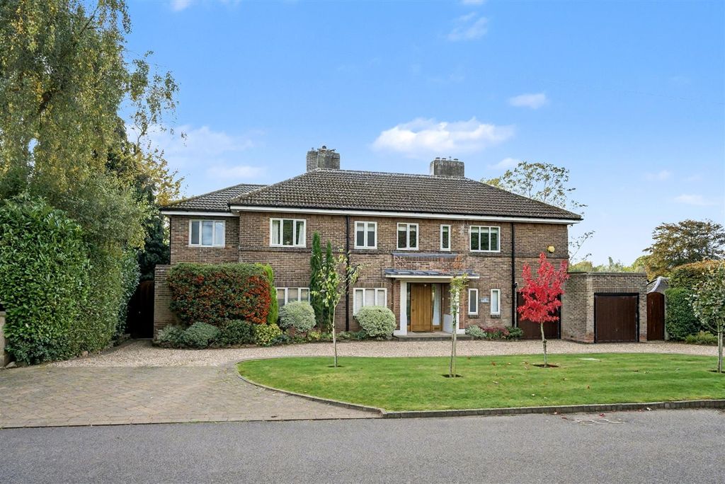 Property photo 1 of 38