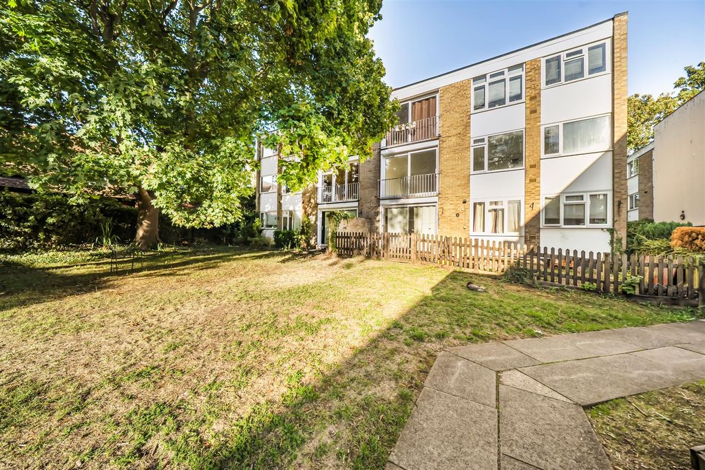 Property photo 1 of 15 External