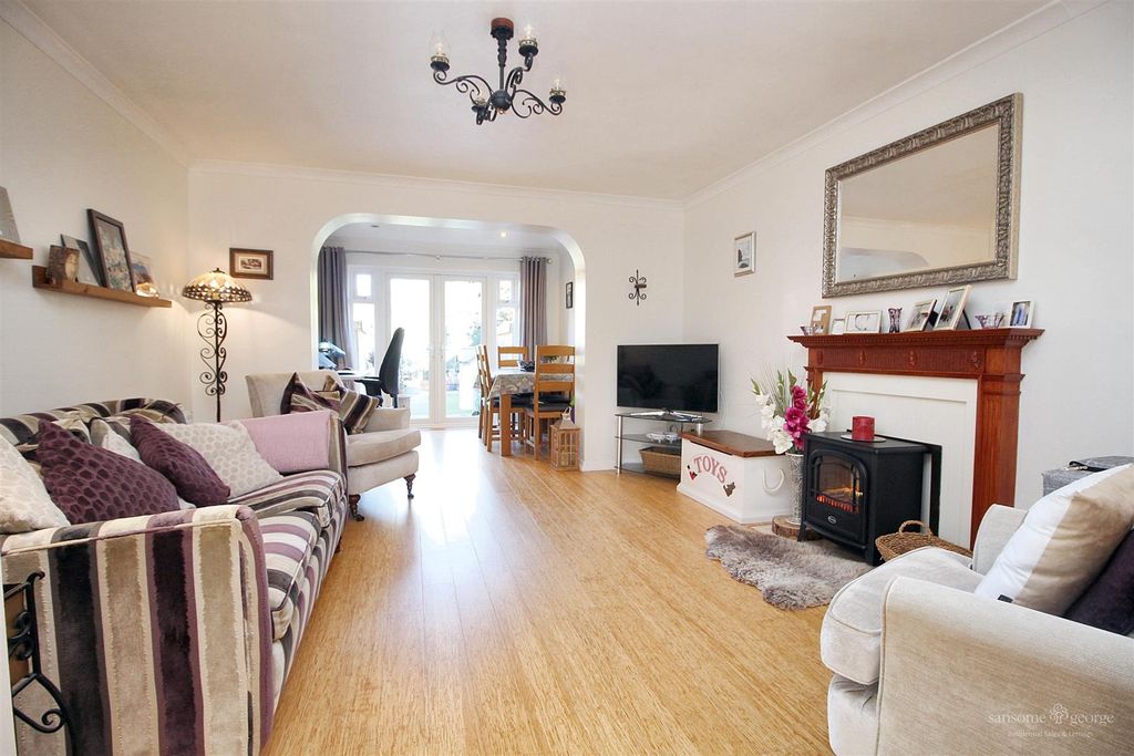 Property photo 2 of 17 Living Room