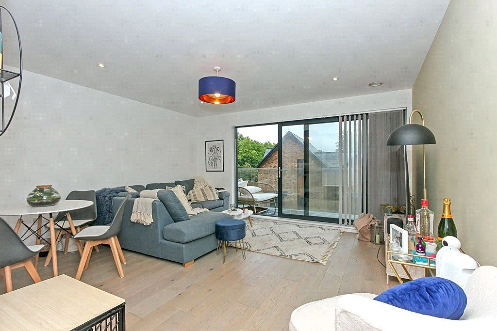 Property photo 2 of 16 Picture No. 14