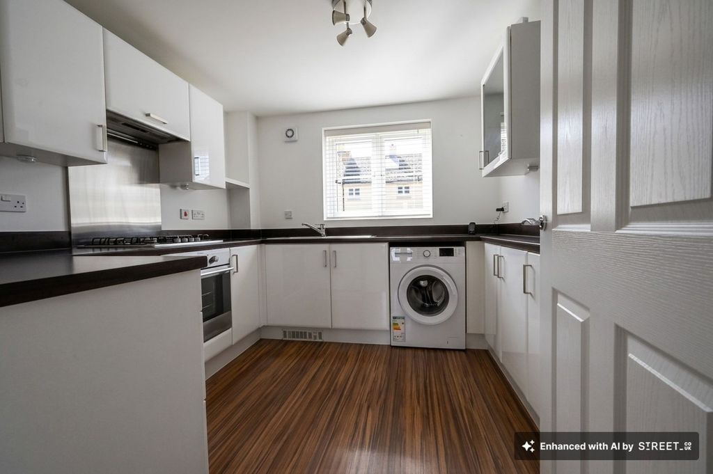 Property photo 2 of 7 Kitchen