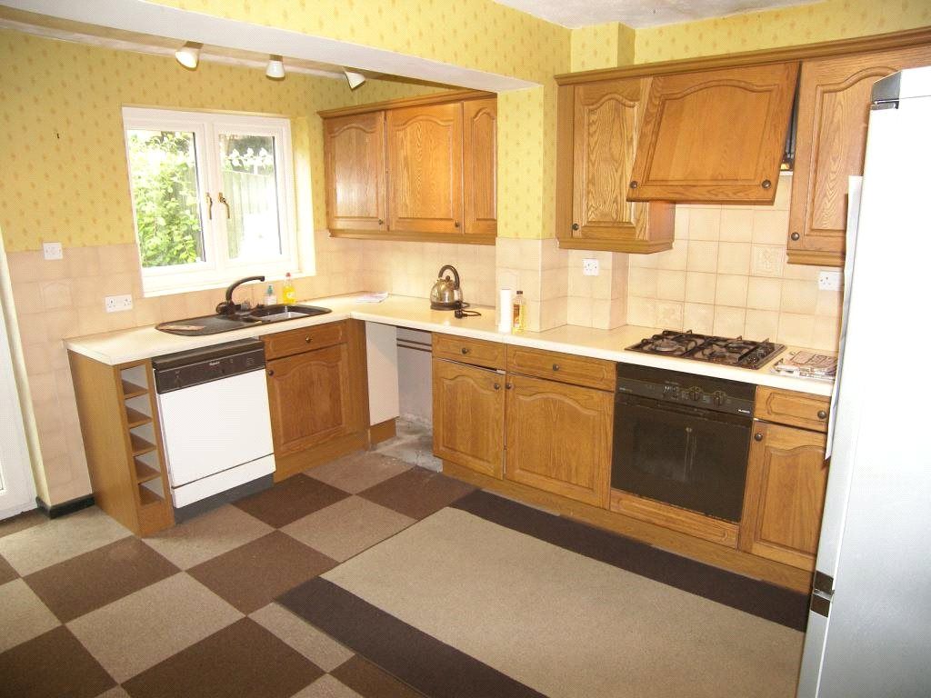 Property photo 2 of 4 Kitchen