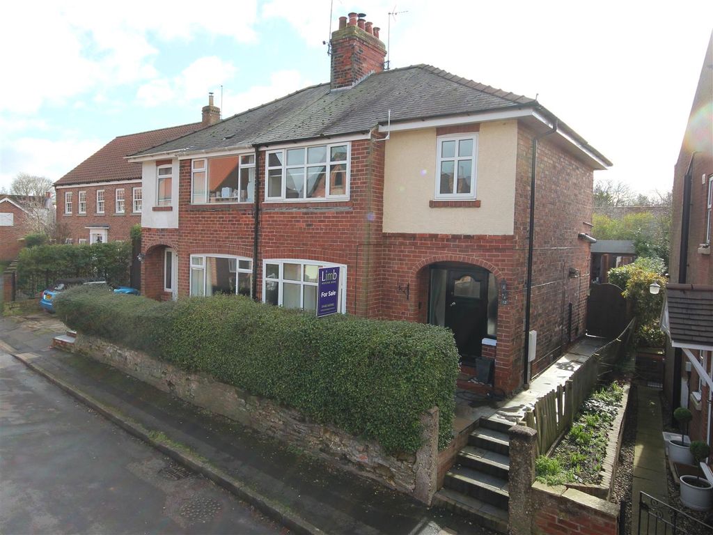 Property photo 1 of 17 Church Street - Front