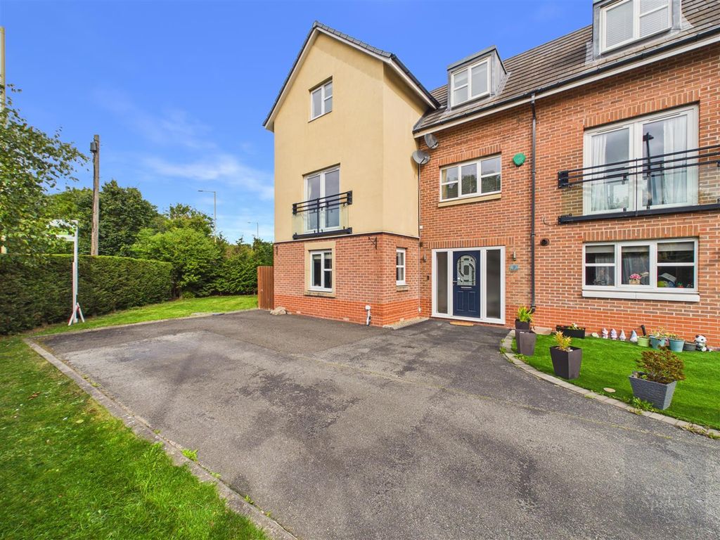 Property photo 1 of 25 Cam01858G0-Pr0333-Still044.Jpg