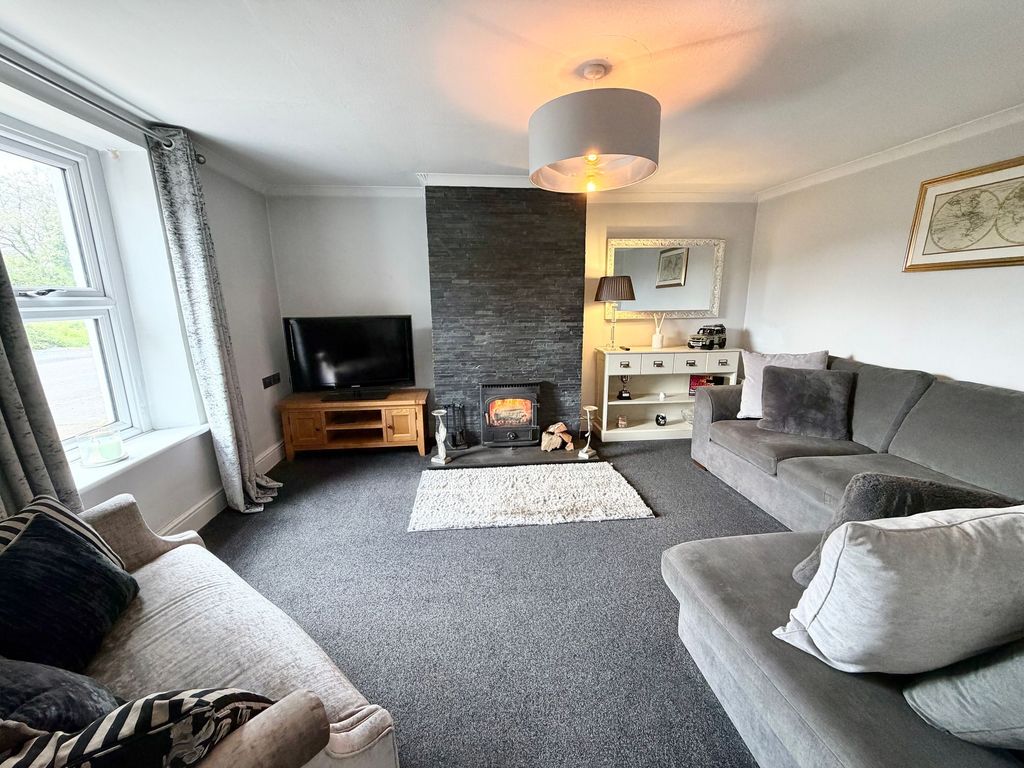 Property photo 2 of 22 Lounge