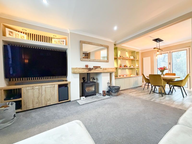 Property photo 3 of 21 Lounge/Dining Area