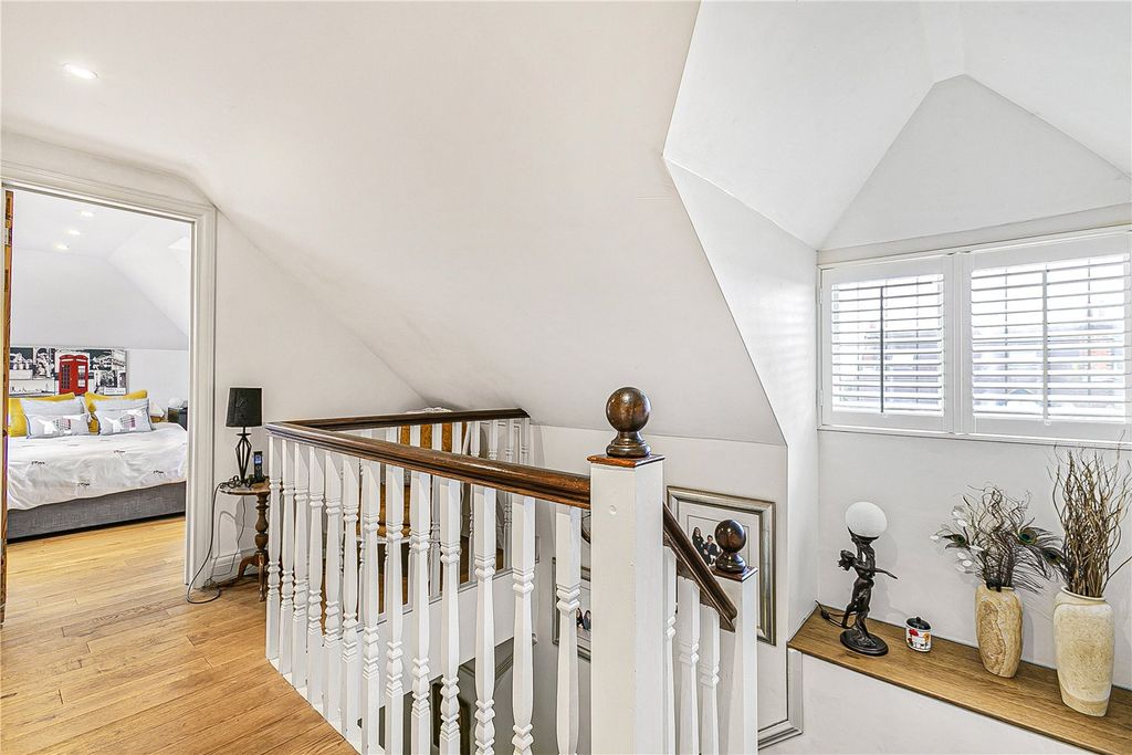Additional image 19 of 6 bed detached house for salePark Avenue, Enfield EN1