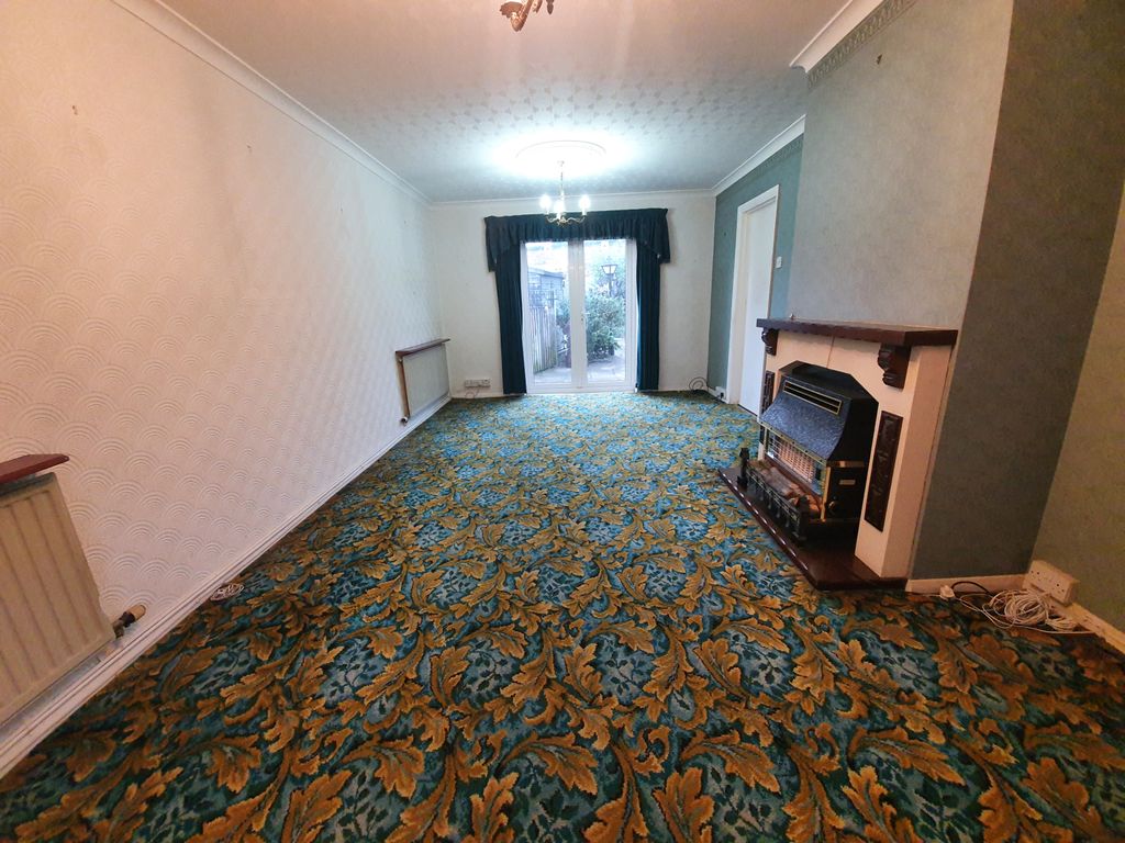 Property photo 1 of 11 Three Bedroom Semi Detached House