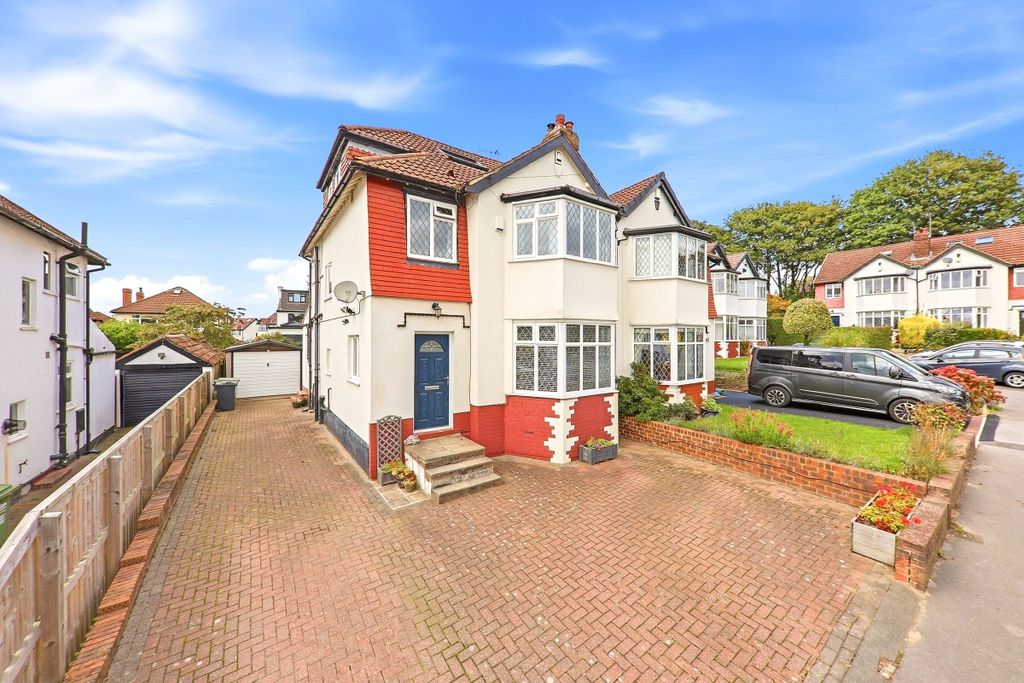 Property photo 1 of 32