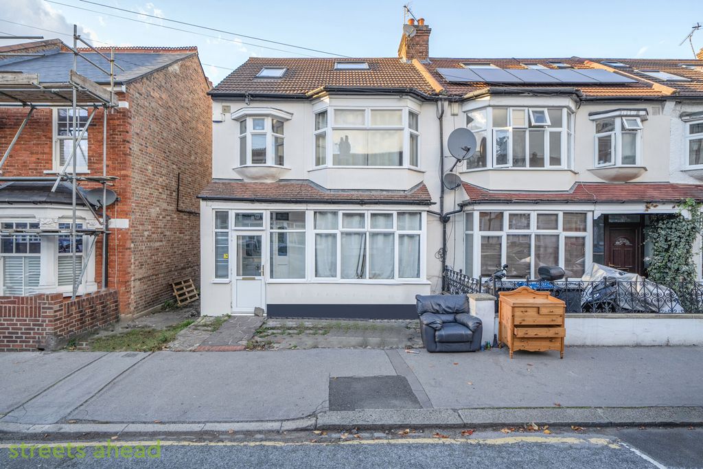 Property photo 2 of 19 E499Da2d-Ac20-49d...