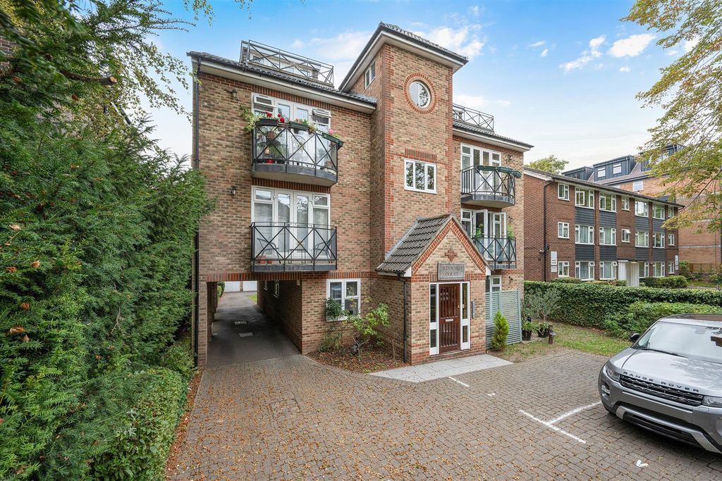 Property photo 1 of 16 Winward Court, 7- (1).Jpg