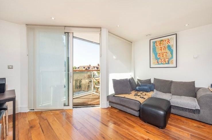Property photo 3 of 7 4544352