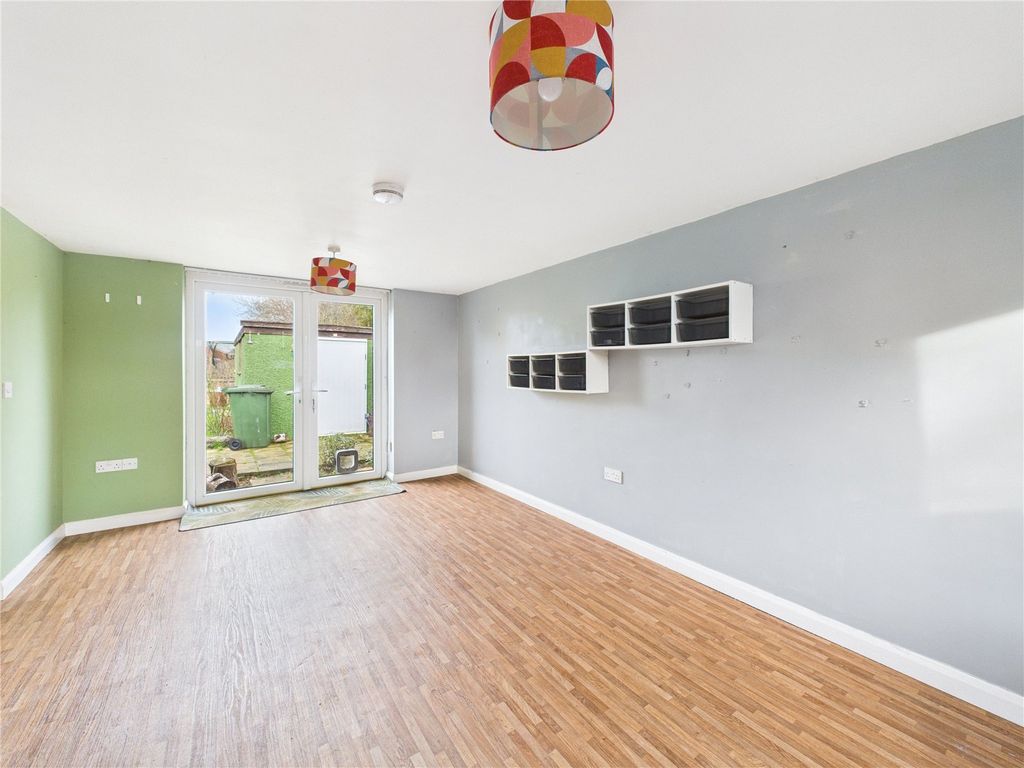 Property photo 3 of 10 3 - Picture No. 07