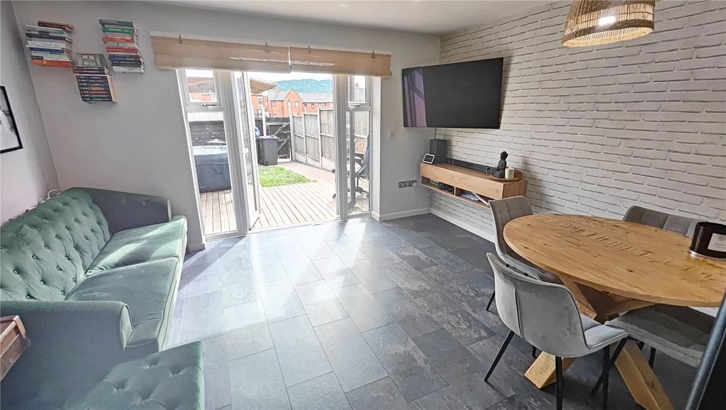 Property photo 3 of 15 Picture No. 32