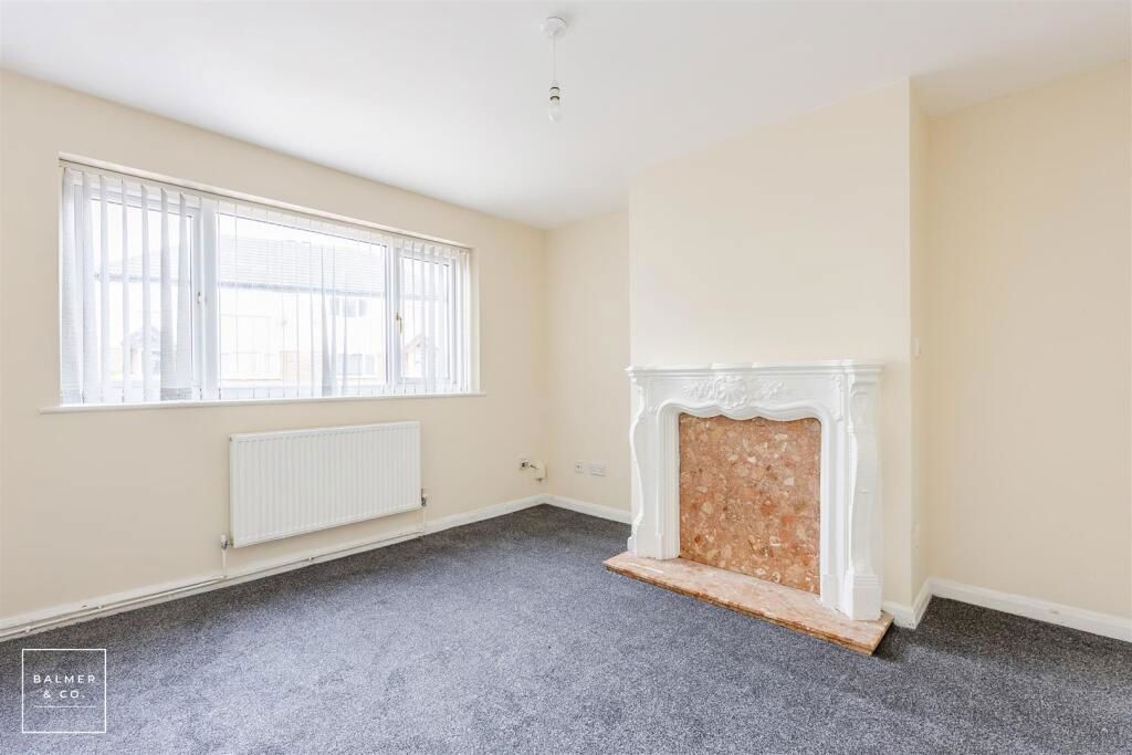 Property photo 2 of 28
