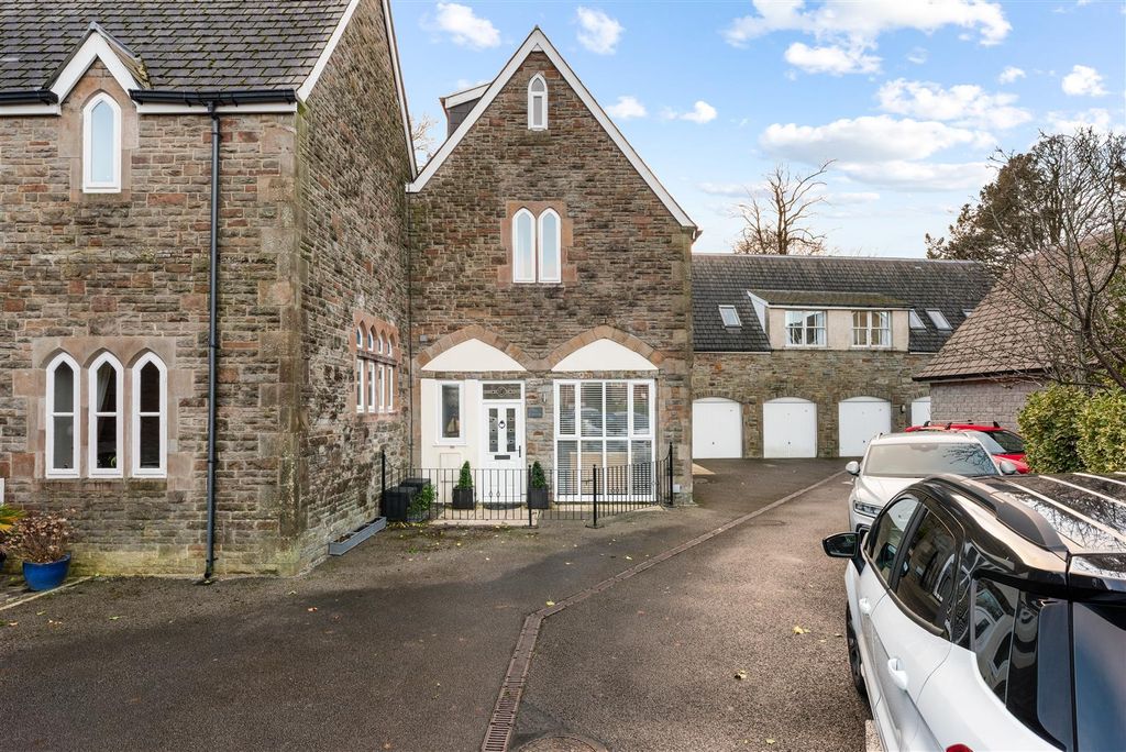 Property photo 1 of 40 External