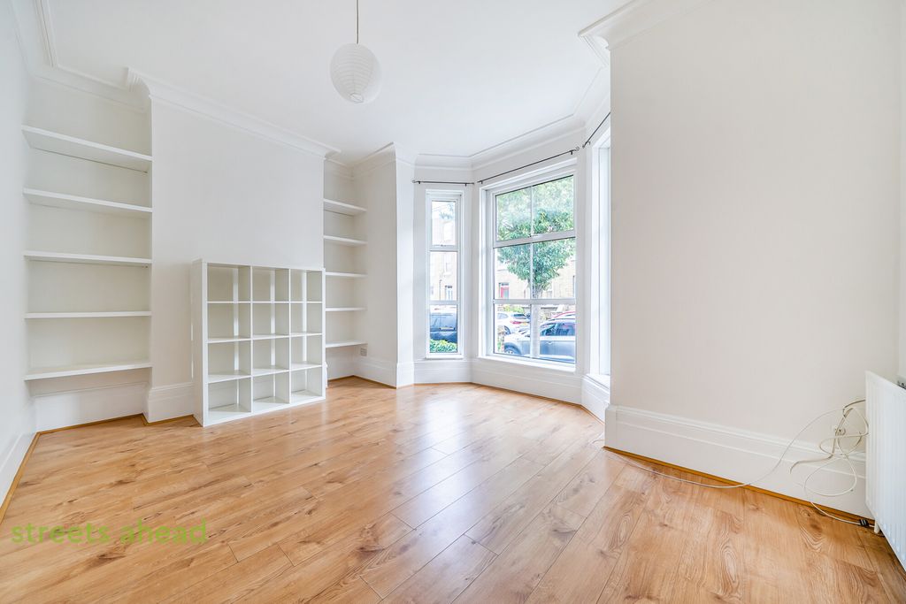 Property photo 3 of 15 17288008-207A-4Ab...