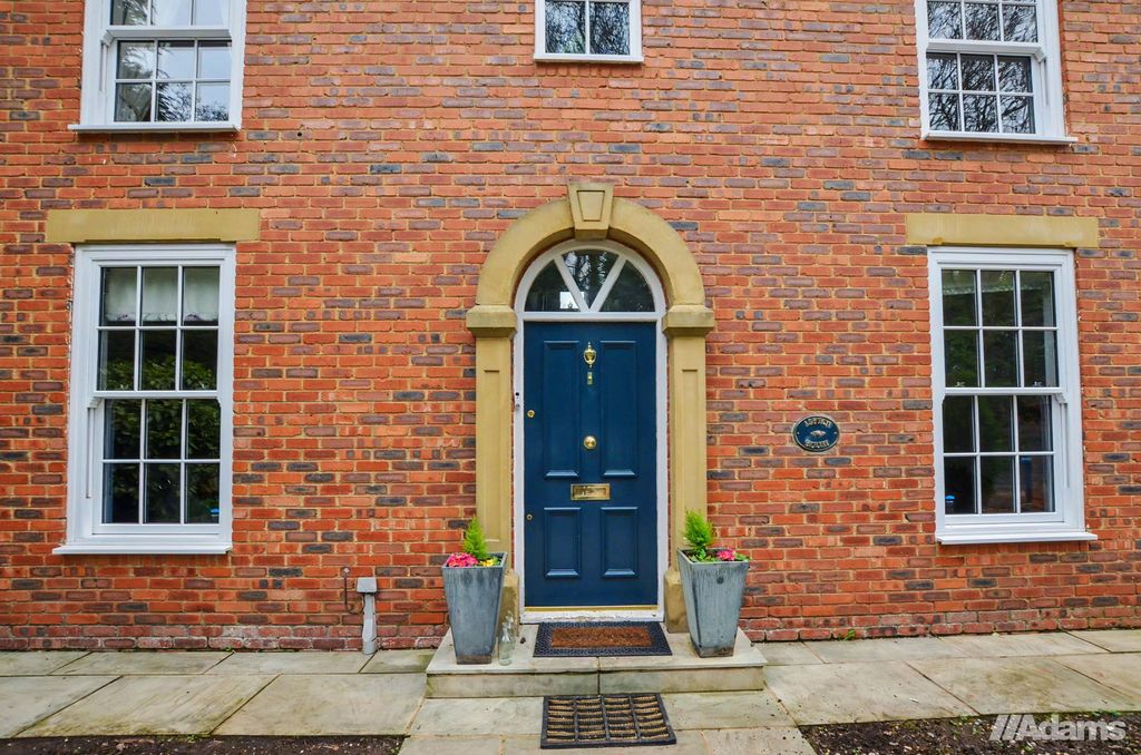 Property photo 3 of 49