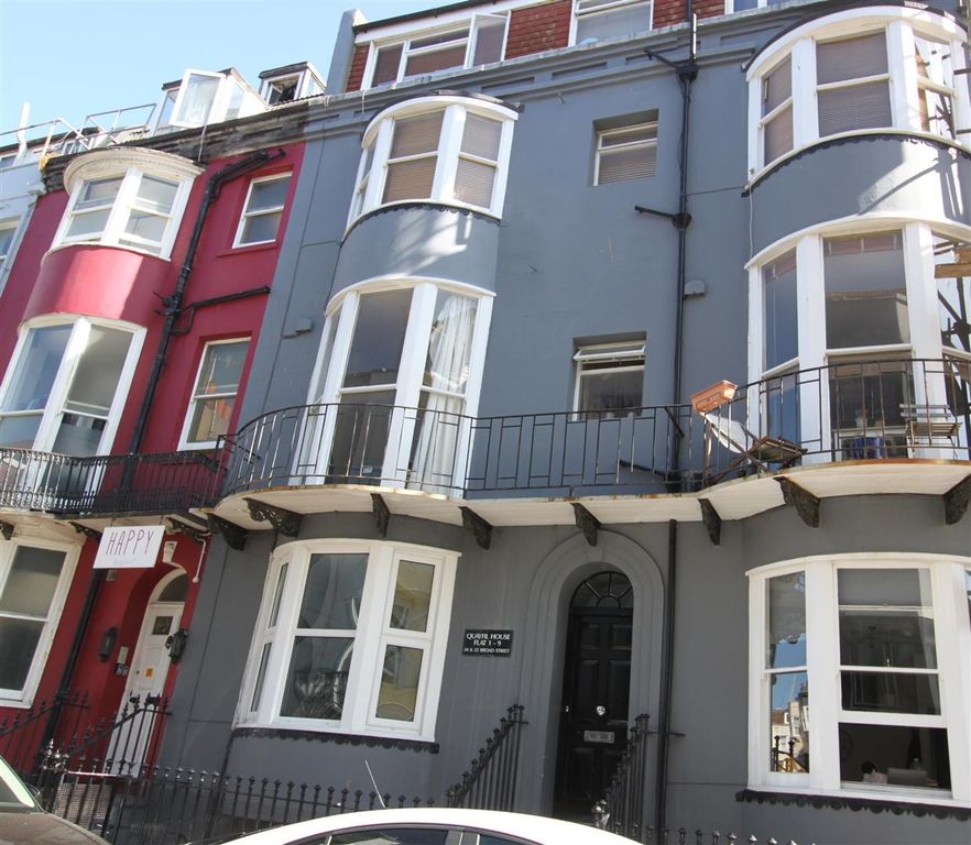 Property photo 1 of 12 Quayfil House External.Jpg