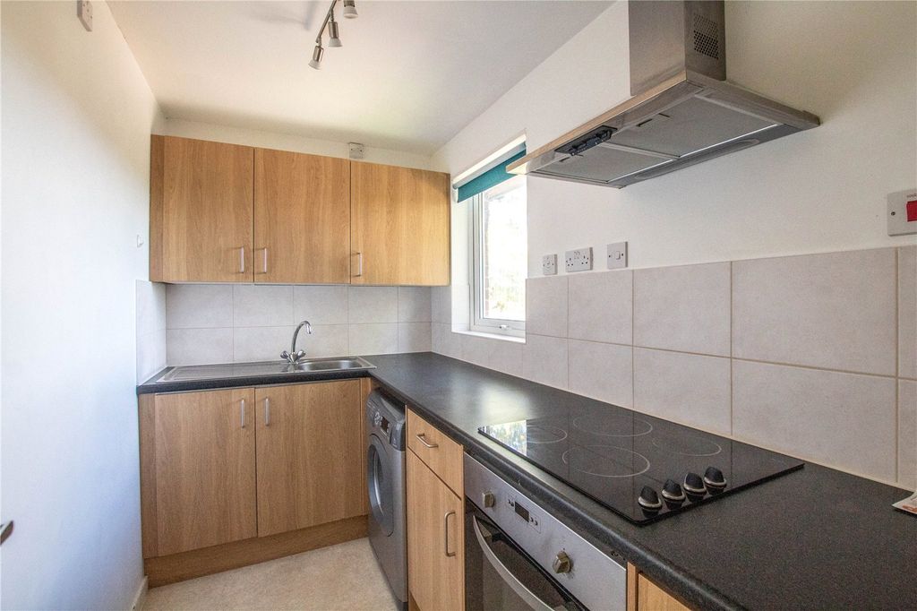 Property photo 2 of 6 Kitchen
