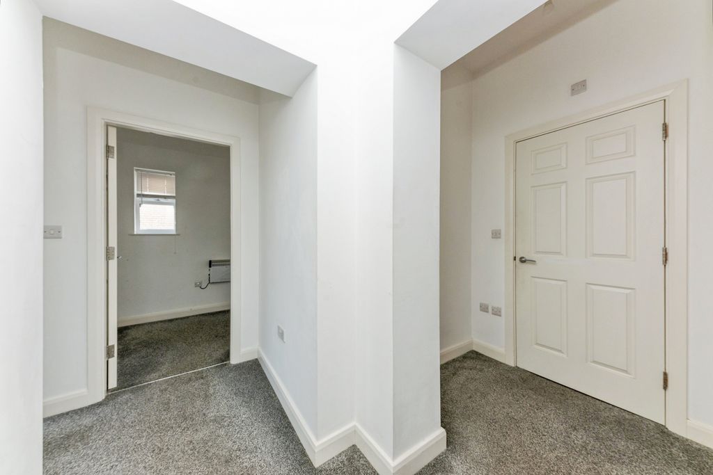 Additional image 6 of 2 bed flat for saleGrimsby Road, Cleethorpes DN35