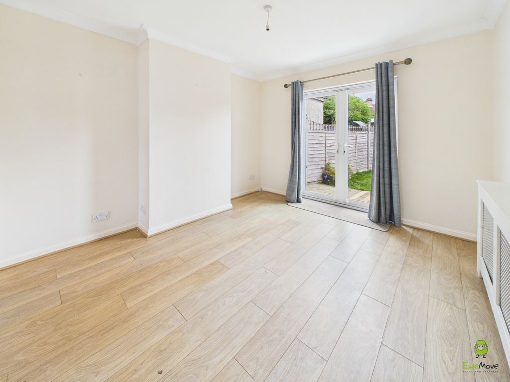 Property photo 3 of 17 Presented By Clinton At Ewemove Bexleyheath And Da