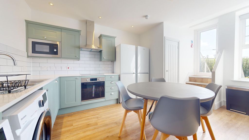 Property photo 3 of 6 Ff Kitchen 1