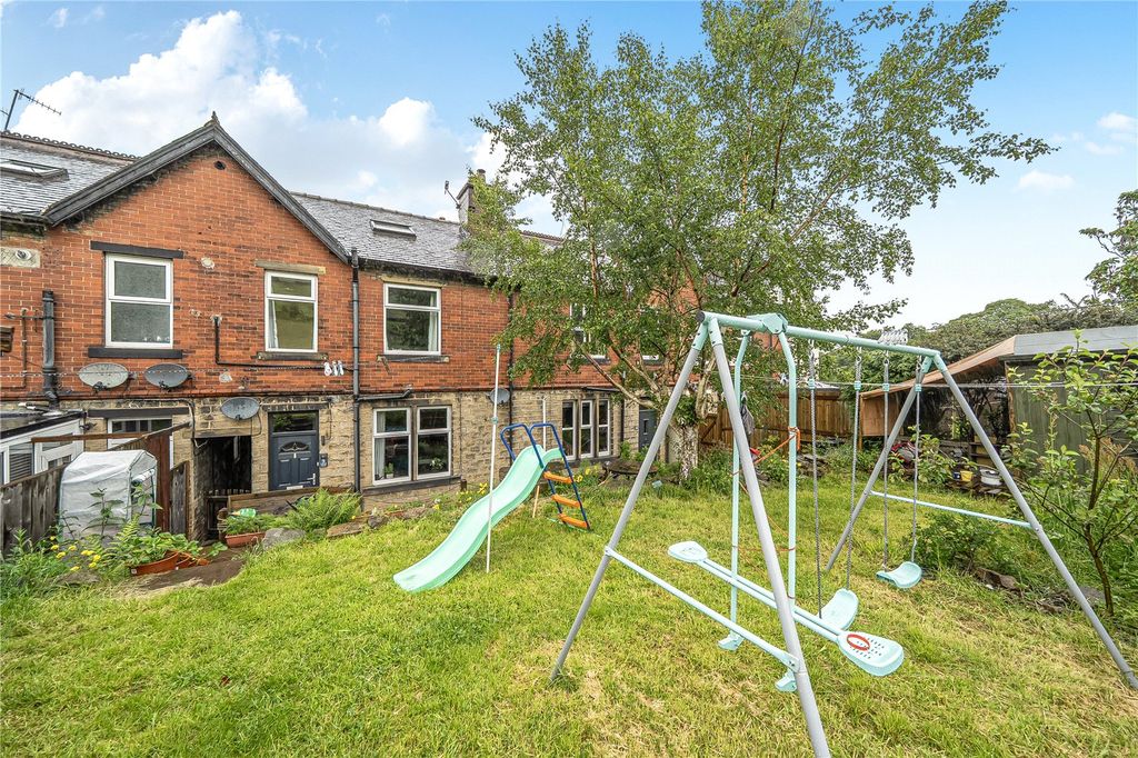 Property photo 1 of 17 External