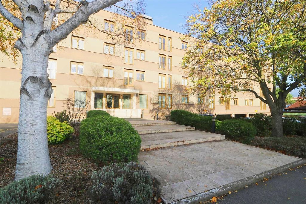 Property photo 1 of 4 R_Lz3Twnqkkoxoy5Hrvh9Q.Jpg