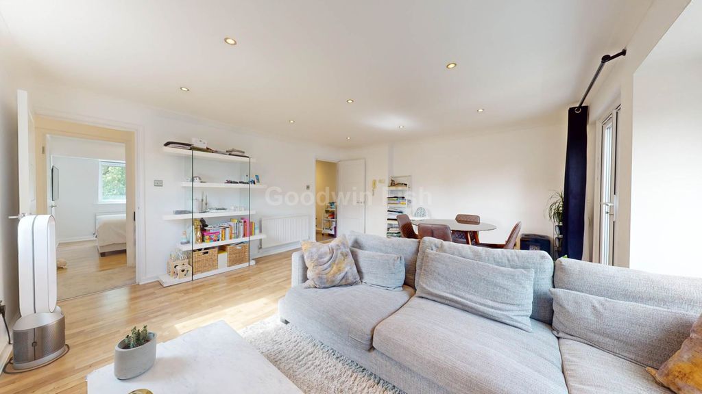 Property photo 2 of 17