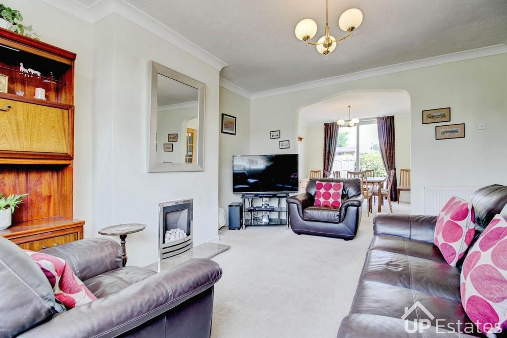 Property photo 3 of 28