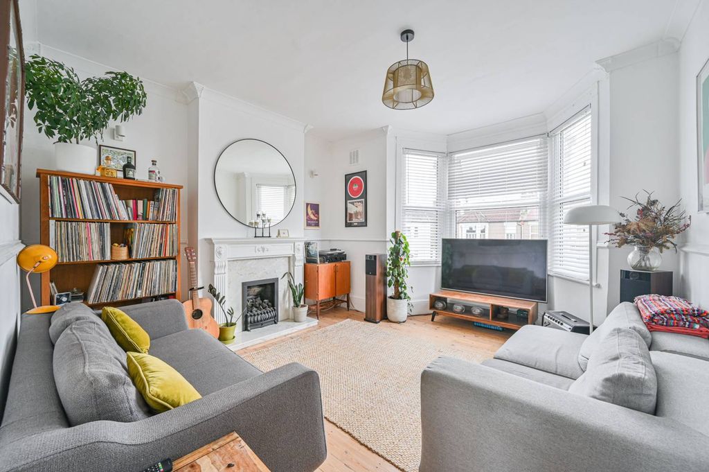 Property photo 1 of 9