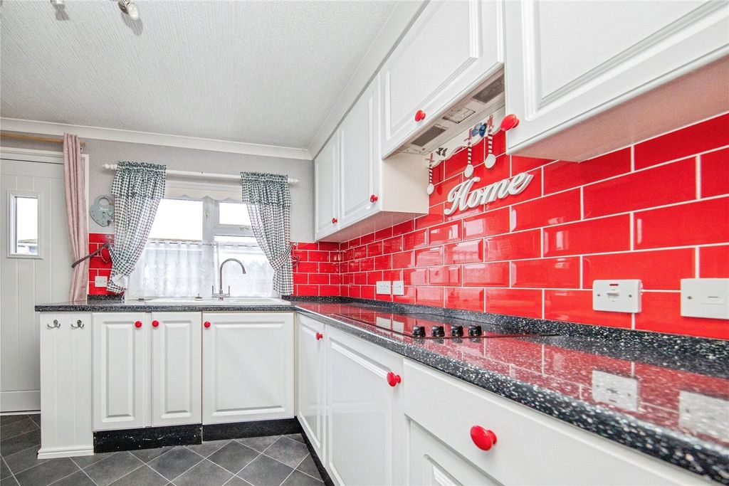 Property photo 2 of 15 Picture No. 04