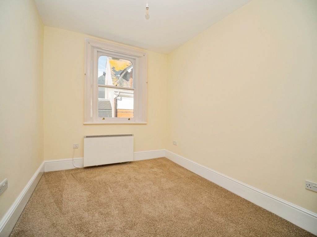 Property photo 3 of 10 Pbox-Img.Jpg