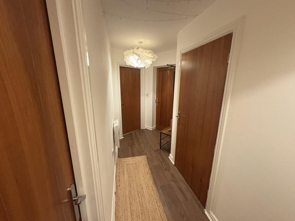 Property photo 2 of 7 Entrance Hall