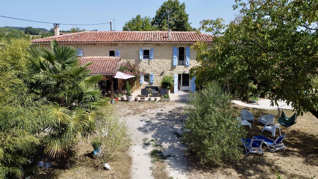 Property photo 1 of 22 Charming Stone Farmhouse With Independent Gîte
